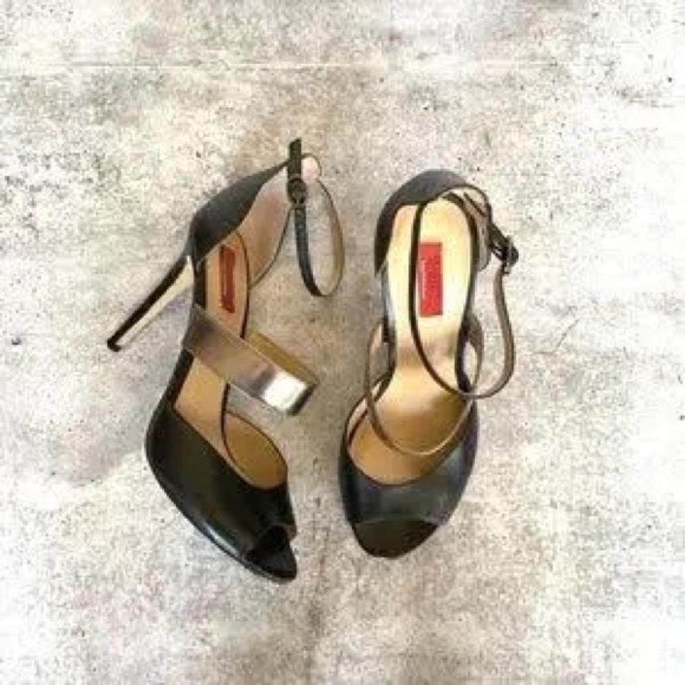 NIB - NEW IN BOX - Saks Fifth Avenue, SR-Yianna 6.5 sandals - never worn